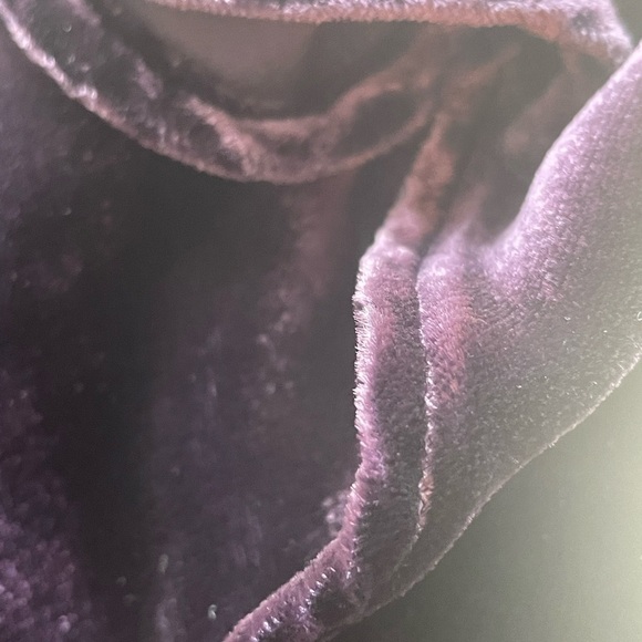 Chalet woman’s deep purple velvet sleeveless top, size medium - Picture 6 of 7